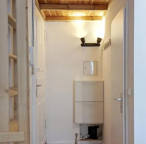 Appartement Central, Cozy, Designed 1-br At Akazienkiez