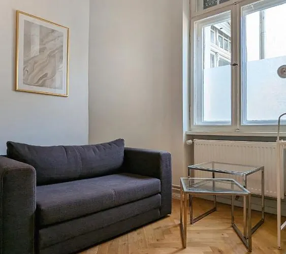 Central, Cozy, Designed 1-br At Akazienkiez アパート