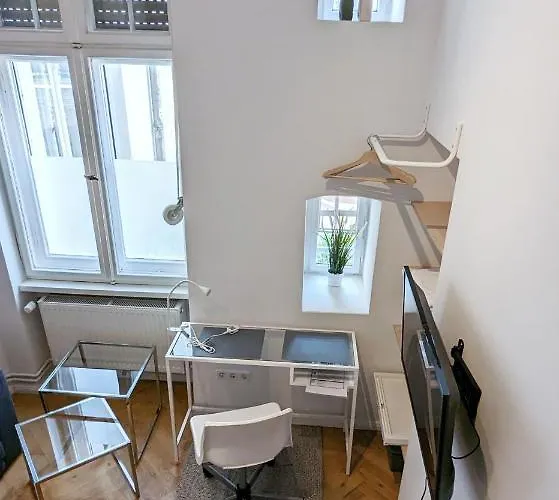 Appartement Central, Cozy, Designed 1-br At Akazienkiez Berlijn