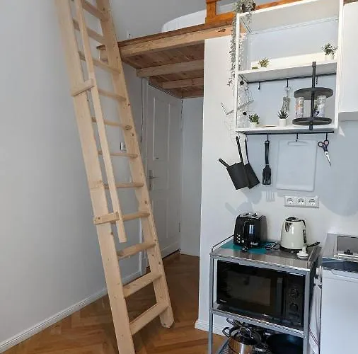 Central, Cozy, Designed 1-br At Akazienkiez דירה