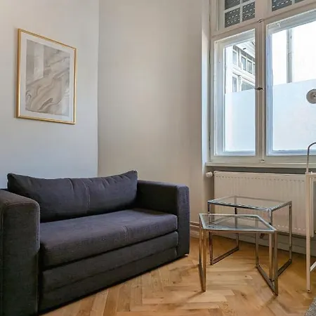 Central, Cozy, Designed 1-br At Akazienkiez Apartament