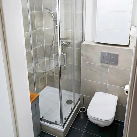 Central, Cozy, Designed 1-br At Akazienkiez Apartament